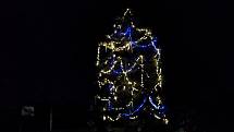 Vánoční strom v obci Horní Bezděkov.