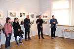 Středočeská vědecká knihovna v Kladně ve čtvrtek 20. dubna slavnostně zahájila výstavu lánského fotografa Jakuba Joachima.