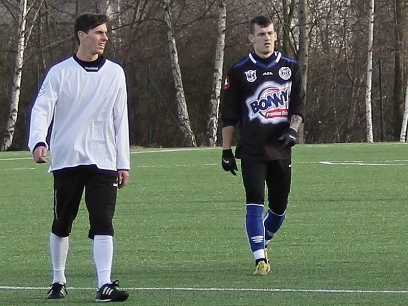 SK Kladno (v černém) přehrál Čížovou jasně 3:0. 