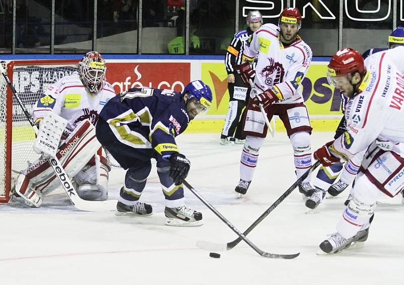 Oceláři z Třince vyřídili Rytíře efektivní a tvrdou hrou / Kladno - Třinec 1:4, 27. 12. 2012