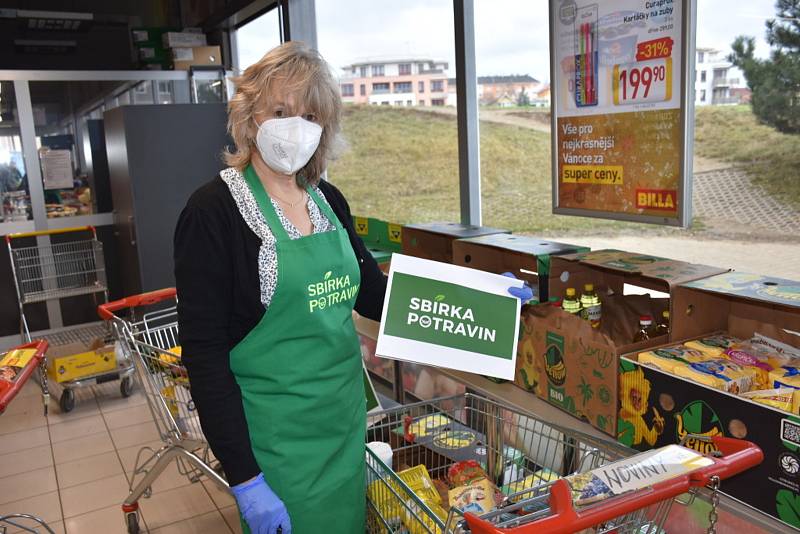 K celostátní Sbírce potravin se připojily i dva obchodní řetězce ve Slaném, Billa a Kaufland.