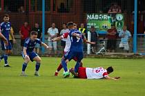 Velvary (v modrém) porazily ve druhém kole ČFL Chlumec nad Cidlinou 3:2.