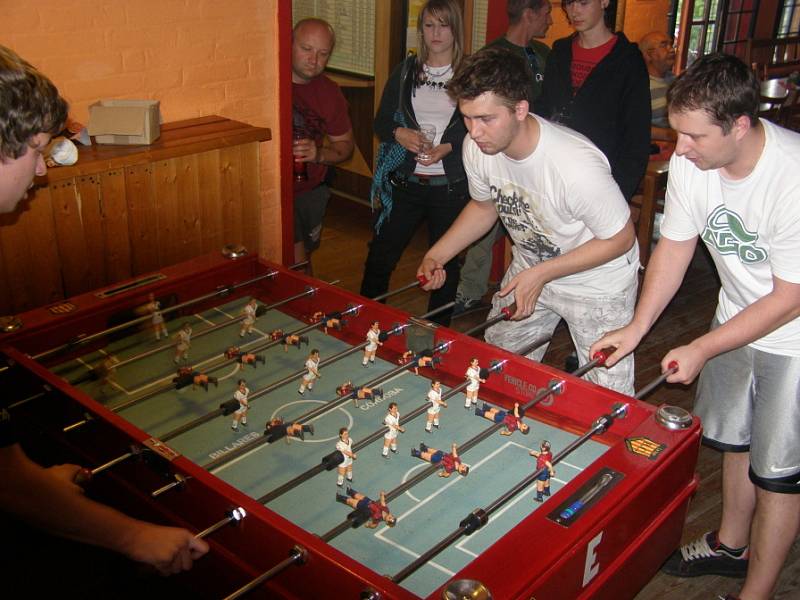 Jedno utkání ligy ve stolním fotbálku se skládá ze čtrnácti jednotlivých zápasů. Ve finále se v případě remízy hraje rozhodující patnáctý duel. 