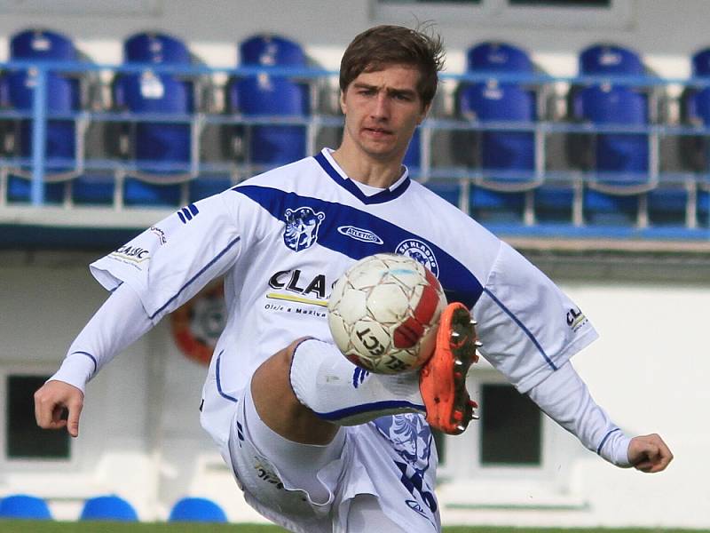 Kladno přenechalo důležité body Měcholupům // SK Kladno -SK Horní Měcholupy 1:3 (0:2) , utkání 14.k. CFL. ligy 2012/13, hráno 10.11.2012