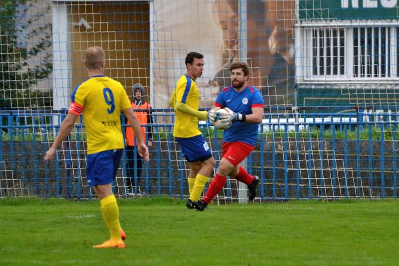 I.  třída: Slaný (v oranžovém) přetlačilo doma SK Rakovník 1:0.