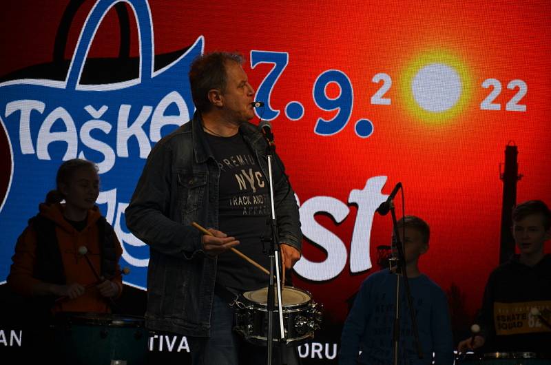 Taška Fest v areálu Mayrovky.