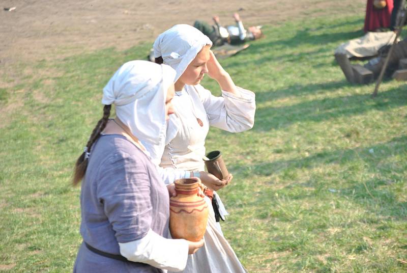 Další ročník Historické bitvy Libušín je již minulostí. I tentokráte do Libušína zavítali lidé z nejrůznějších koutů České republiky, ale také zahraničí. Historický festival, který pořádá Libušínský spolek přátel historie, připravil pro diváky opět velmi 