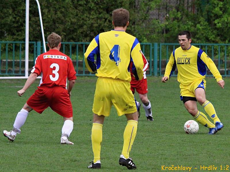 Za hrdlívské borce nastoupil i hokejista Vítězslav Bílek a dařilo se mu.... / Kablo Kročehlavy - Sokol Hrdlív  1:2, OP -21. k., 15. 5. 2010