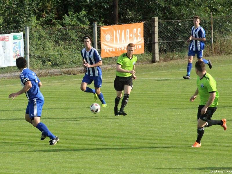 Dynamo Nelahozeves porazilo Čechii Velká Dobrá (v pruhovaném) jasně 4:0