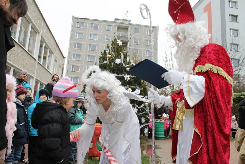 Mikulášská návštěva ve školce Na Dolíkách ve Slaném