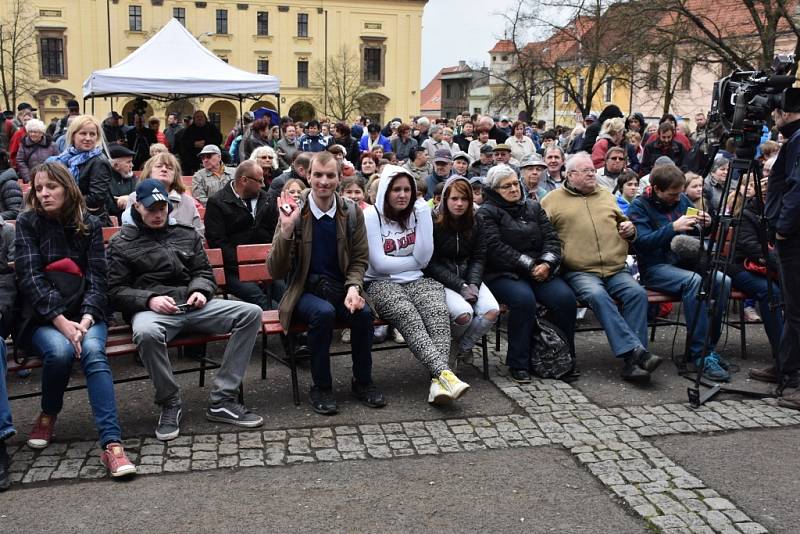 Návštěva prezidenta Miloše Zemana ve Slaném na náměstí.