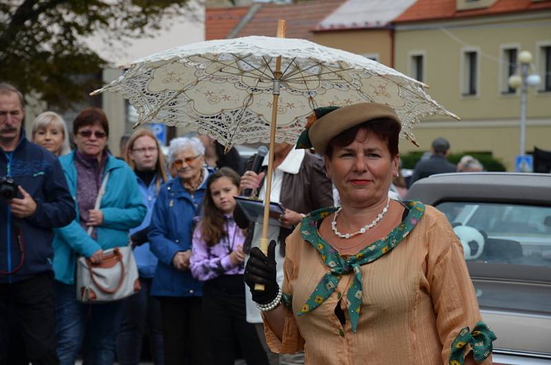 Spanilá jízda veteránů projela Kladenskem i Rakovnickem.