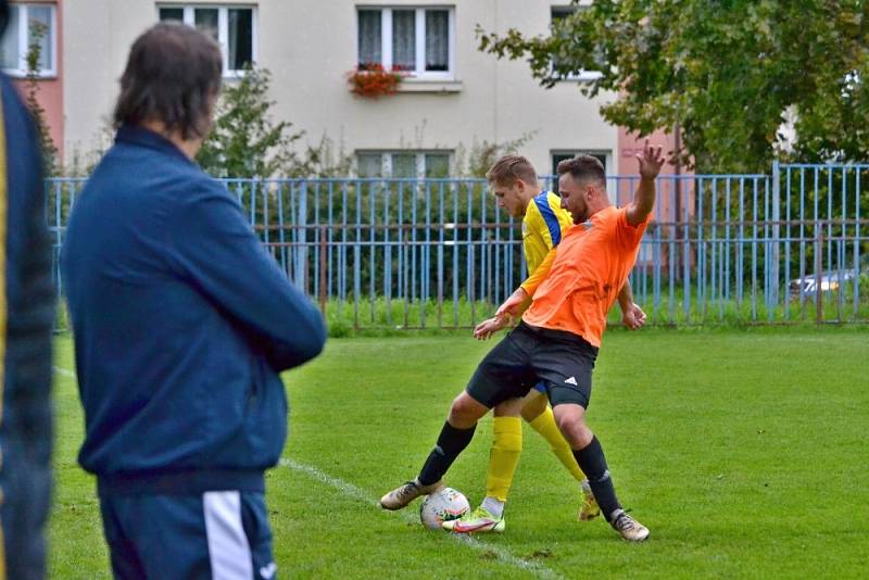 I.  třída: Slaný (v oranžovém) přetlačilo doma SK Rakovník 1:0.