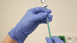 Očkování proti covidu v kladenské nemocnici