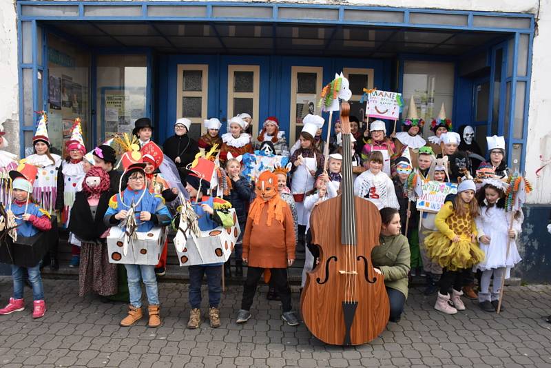 Masopust Základní školy ve Vašatově ulici v Kladně, 2020.