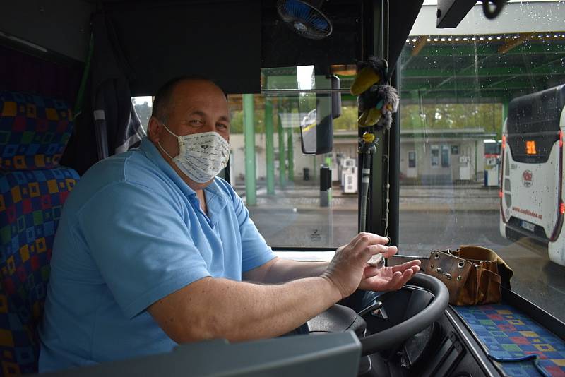 Jiří Penc, řidič městské hromadné dopravy podniku ČSAD MHD Kladno.