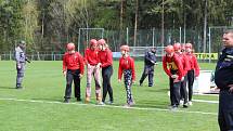 V rámci Hasičské ligy 2016/17 soutěžili mladí hasiči ve Lhotě v požárním útoku.