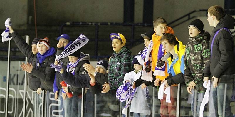 Rytíři zdolali Slavii nejtěsnějším výsledkem 1:0 a snižují čtvrtfinálový souboj na 1:2, hráno 14. 3. 2013