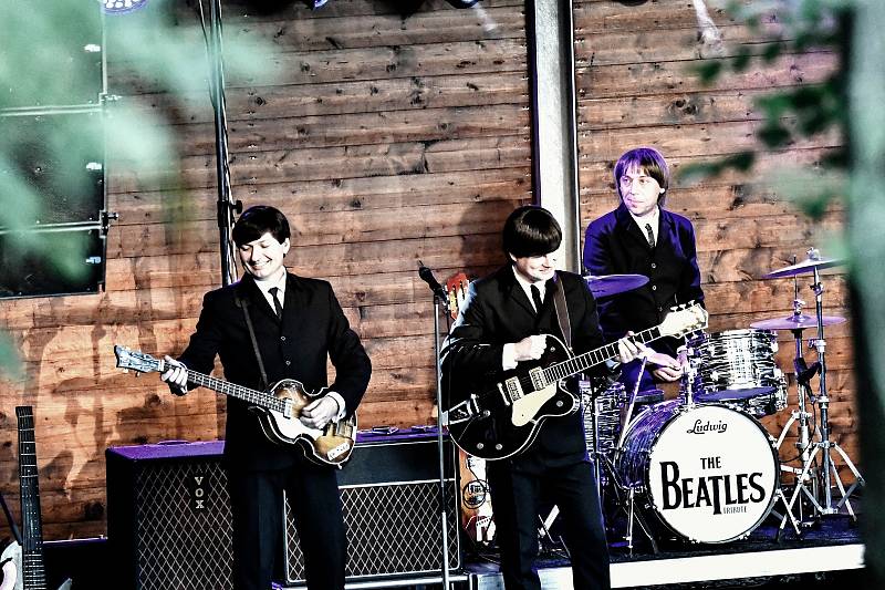 Koncert The Beatles Revival v obci Doksy.