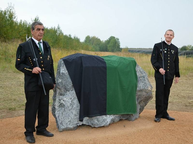 Odhalení památníku obětem důlního neštěstí v Tuchlovicích.
