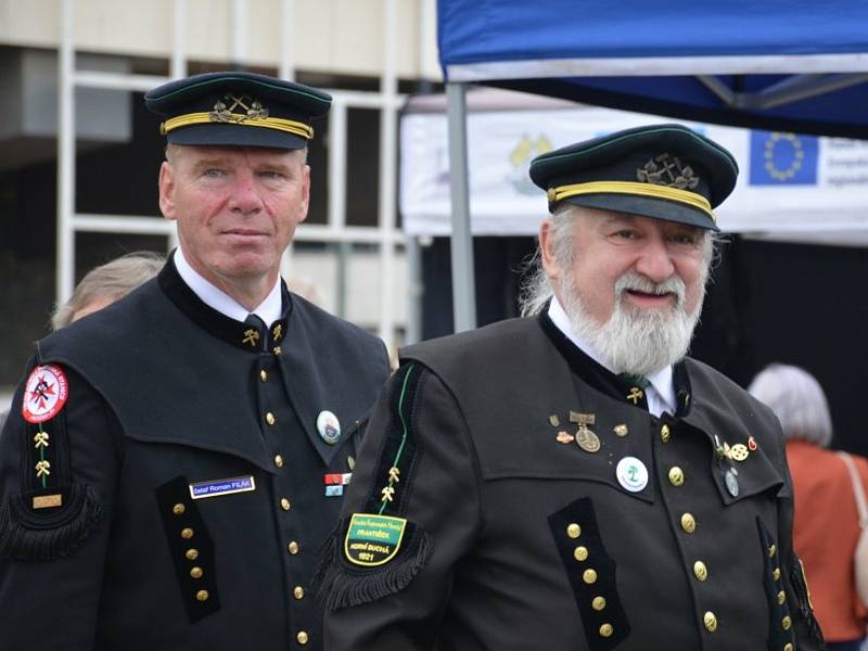 Klub Přátel Hornických Tradic vyrazil do Mostu. Foto: Jitka Krňanská