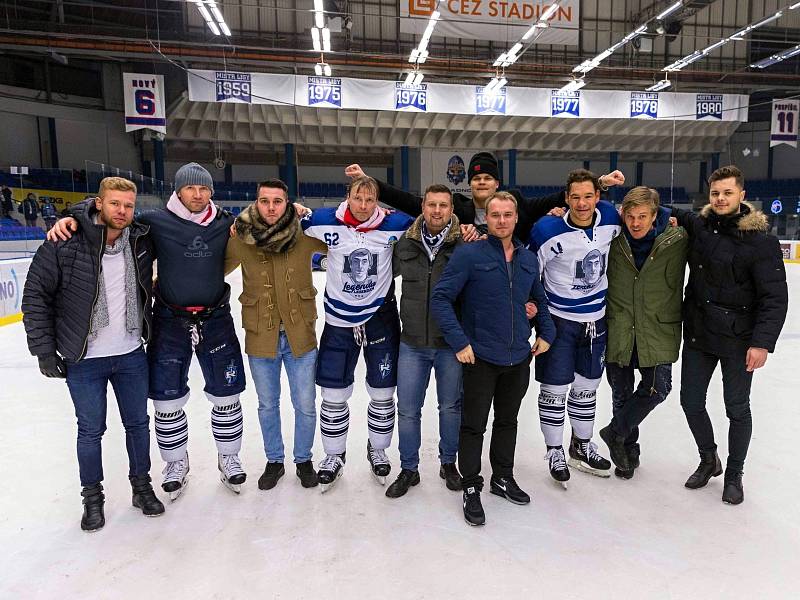 Kladno porazilo Most vysoko 6:2. Za Joshem Grattonem, Petry Tenkrátem a Tonem dorazila návštěva z Finska. 