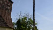 Do libušínské gotické zvonice se po třiceti letech vrátil zvon, poprvé se rozezní na Noc kostelů.