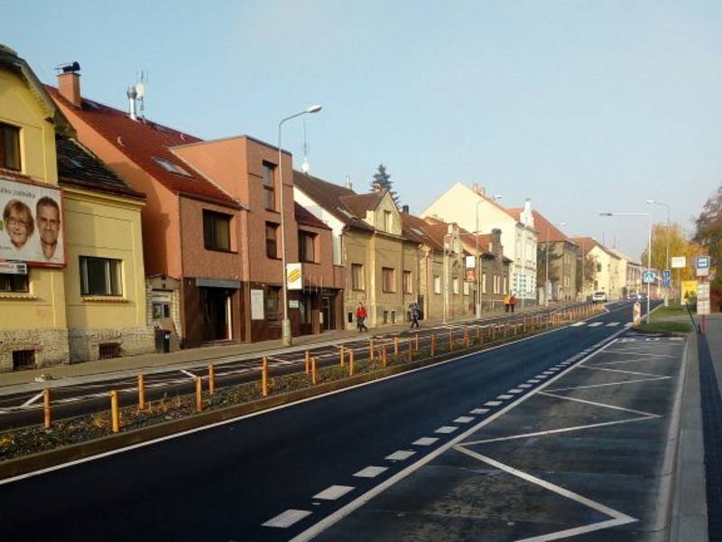 Ulice Cyrila Boudy už průjezdná a na Edvarda Beneše práce vrcholí.