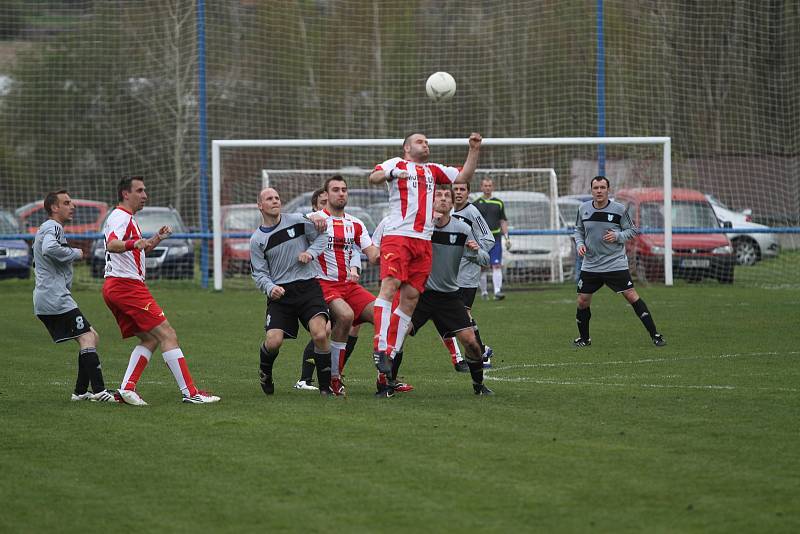 Baník Libušín - SK Zichovec  2:1 (1:1), utkání OP Kladno, tř. 2011/12, hráno 21.4.2012