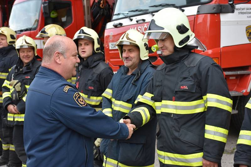 Veliteli kladenských hasičů uspořádali kolegové slavnostní odchod.