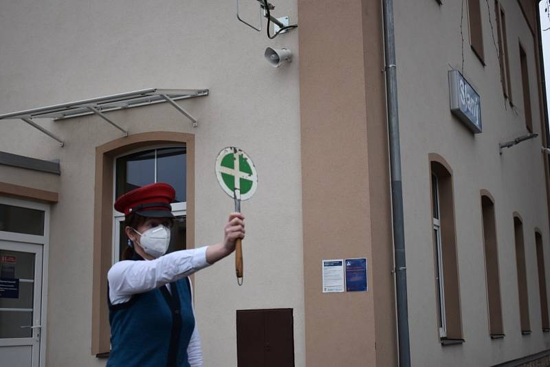 Policisté obestavěli hranice Kladenska, lidé nařízení vesměs dodržují.