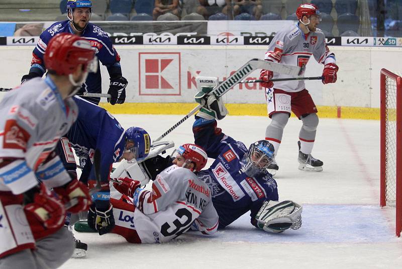 Kladenští hokejisté doma v Chomutově prohráli s Hradcem Králové 0:3.