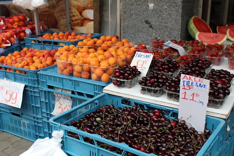 Ceny ovoce z dovozu škodí více než mráz.