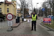 Testovací centrum v areálu kladenské nemocnice.