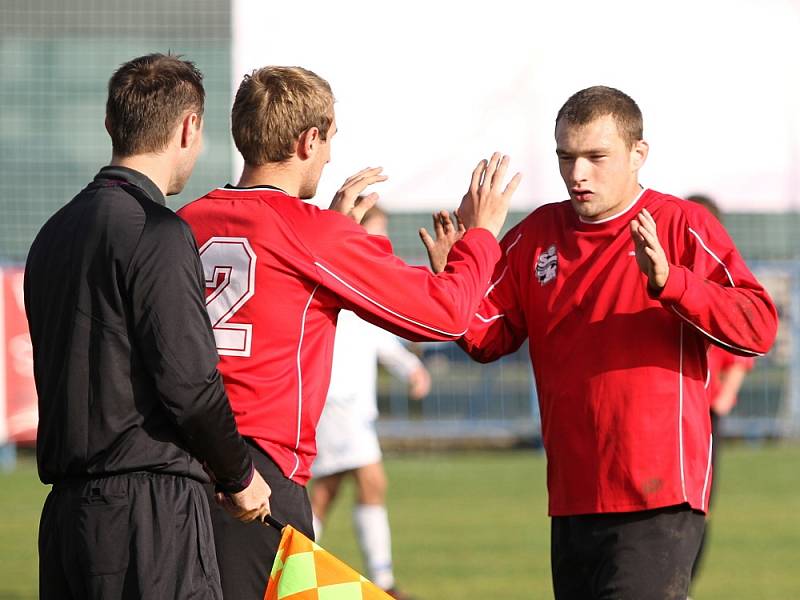 Kladno přenechalo důležité body Měcholupům // SK Kladno -SK Horní Měcholupy 1:3 (0:2) , utkání 14.k. CFL. ligy 2012/13, hráno 10.11.2012