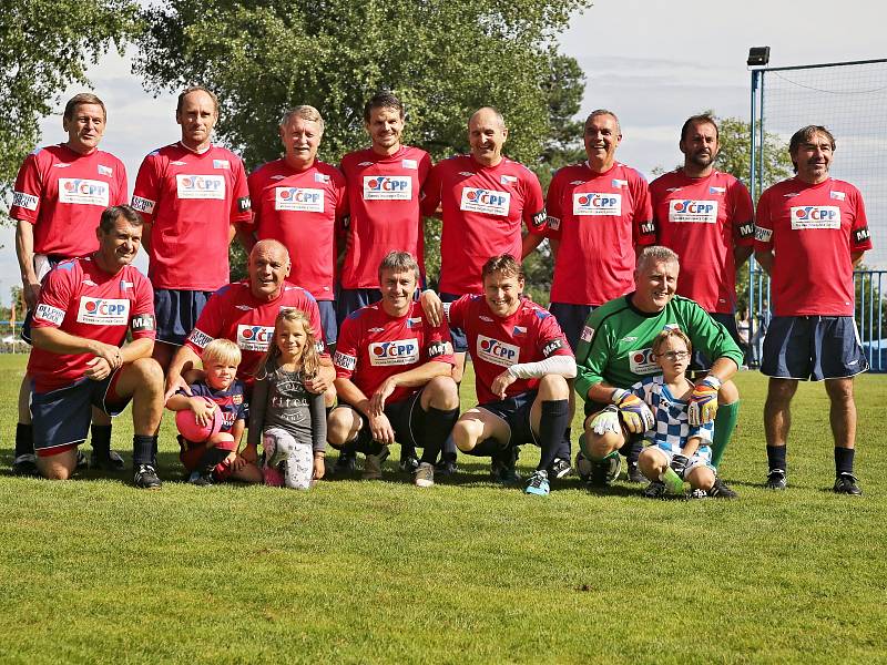 SK Braškov - Internacionálové ČR 3:2. Oslavy 90 let fotbalu na Braškově 