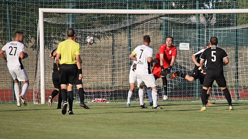 SK Hřebeč - FK Brandýs nad Labem 5:1, předkolo MOL Cup, 3. 8. 2022