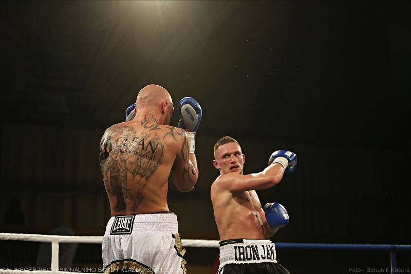 Stanislav Eschner vs Marek Andrýsek //  Galavečer profesionálního boxu BOXING LIVE / Kladno 30. 11. 2019