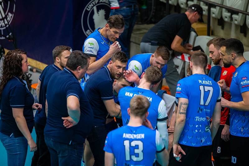 Třetí zápas čtvrtfinále extraligy: Lvi Praha jasně vyhráli nad volleyball Kladno 3:0.