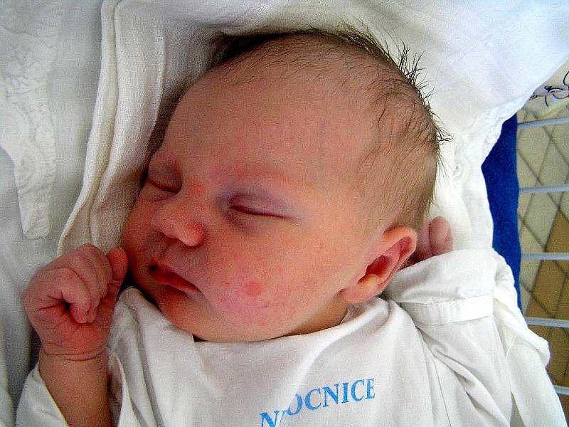 Rozálie Šváchová, Kladno, 12.7.2010, váha 3,34 kg, míra 48 cm, rodiče Jakub Švácha a Kateřina Tymichová (porodnice Kladno) 