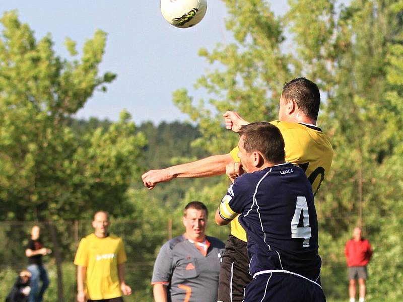 III.B.: Jedomělice po 23 letech do přeboru! Fanklub Zlonic, klobouk dolů!