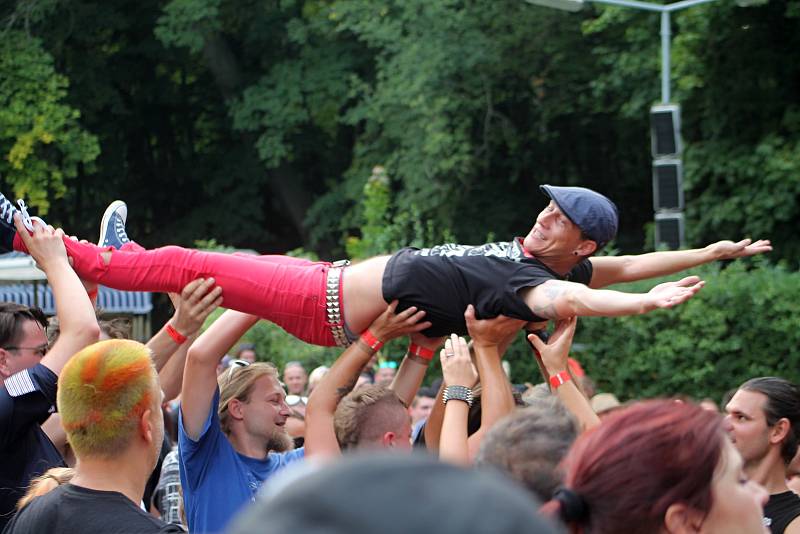 Na 20. ročník slánského festivalu Valník si našlo cestu 2041 návštěvníků.