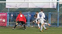 Kladno přenechalo důležité body Měcholupům // SK Kladno -SK Horní Měcholupy 1:3 (0:2) , utkání 14.k. CFL. ligy 2012/13, hráno 10.11.2012