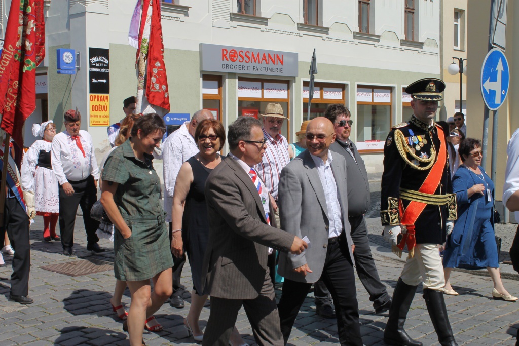 Západoslovanský folklorní festival přivítali letos opět ve Slaném -  Kladenský deník