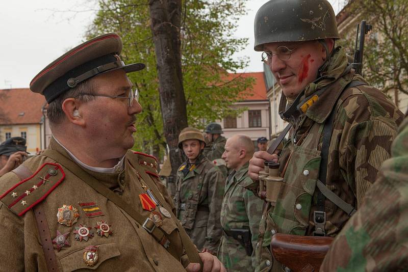 Setkání klubů vojenské historie ve Slaném.