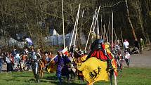 Na louce u Libušína se v sobotu rozhořela středověká bitva.