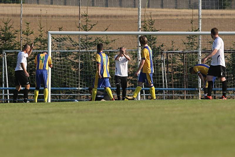 Bratronice - Sýkořice 3:0, 11.ročník "Memoriál Ládi Oliče" pořádaného AFK Bratronice. 8. 8. 2020