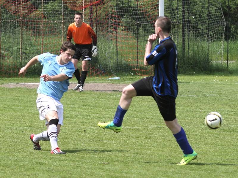 Příští ročník se obejde bez tradičního derby Hřebeč - Lidice. Dnešní prohra zraněními zdecimovaných Lidic znamená sestup do okresního přeboru. Po 8 letech v  I. B. třídě. // SK Hřebeč – Sokol Lidice 3:1 , 8. 6. 2013