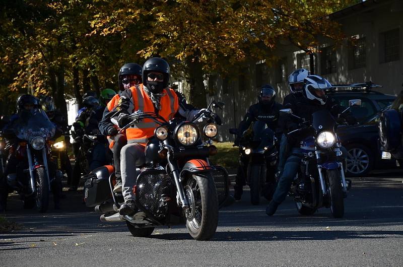 Poslední zahřátí výfuků uspořádali stochovští motorkáři.