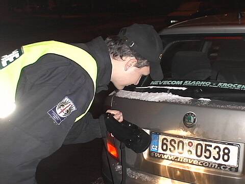 Policisté opět kontrolovali ulice Kladna i Slaného. 